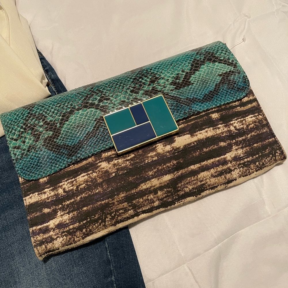 Supercute Snakeskin Clutch!!!